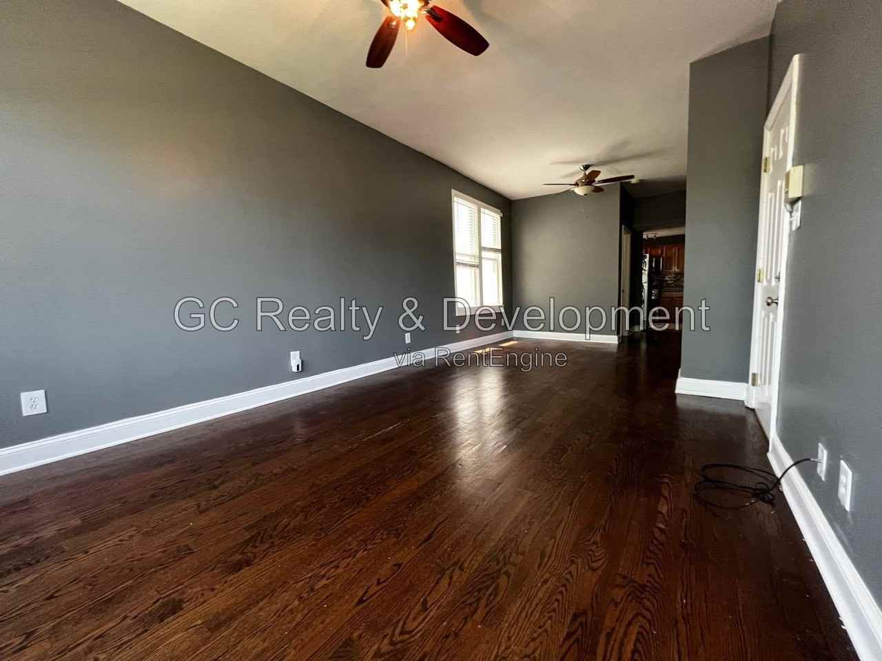 2840 N Maplewood Ave #2 - Photo 7 of 17