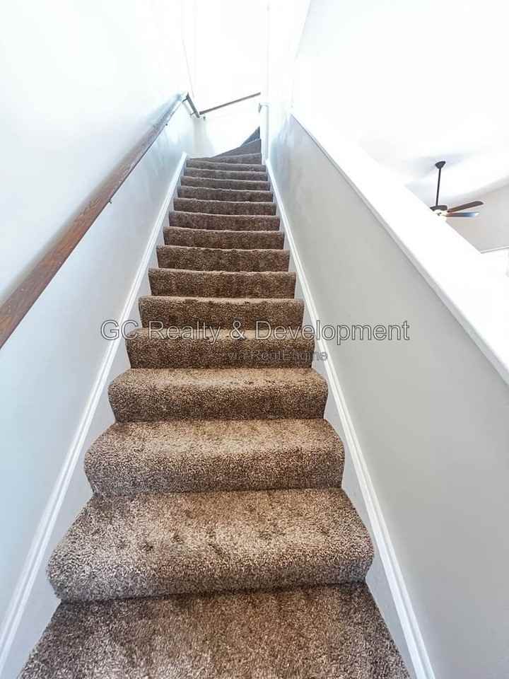 1512 W 17th St #1F - Photo 6 of 20