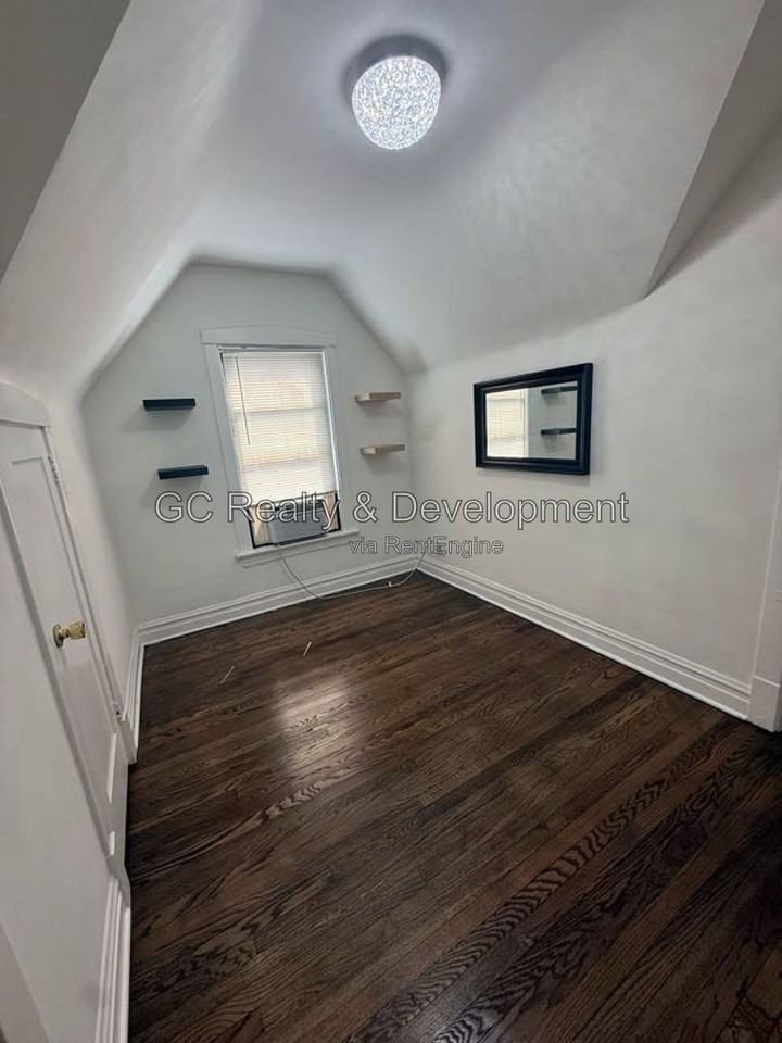 5709 W Dakin St #2 - Photo 3 of 9