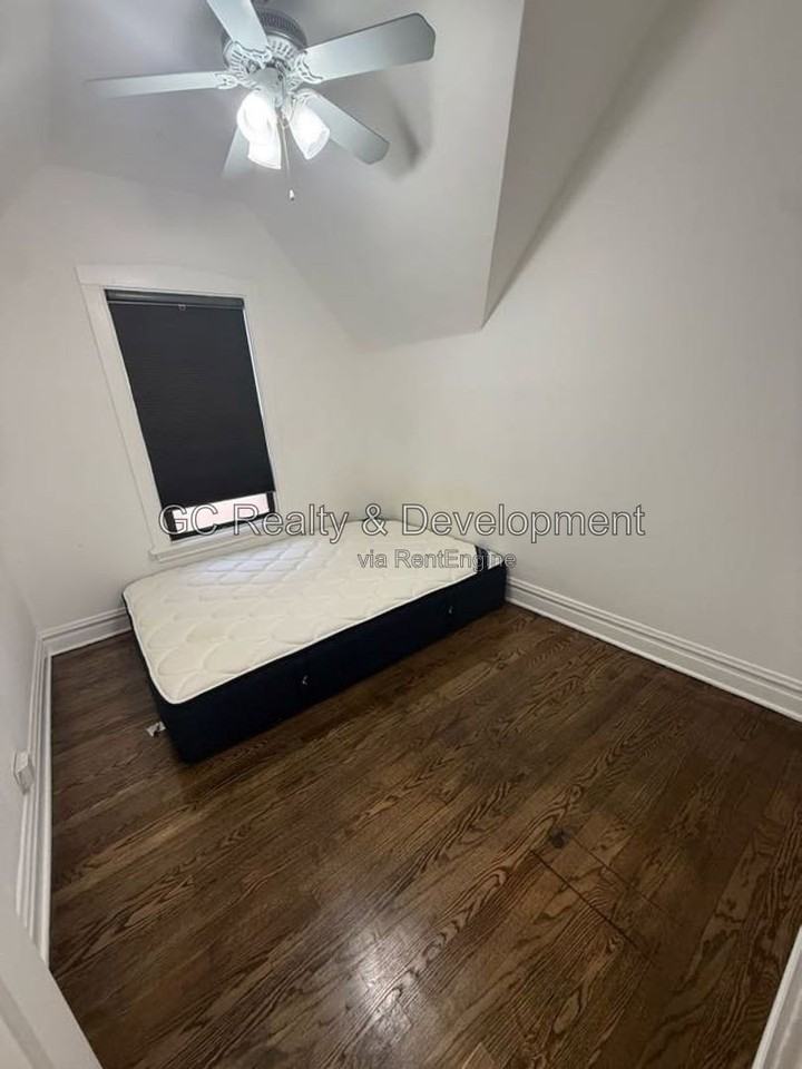 5709 W Dakin St #2 - Photo 4 of 9