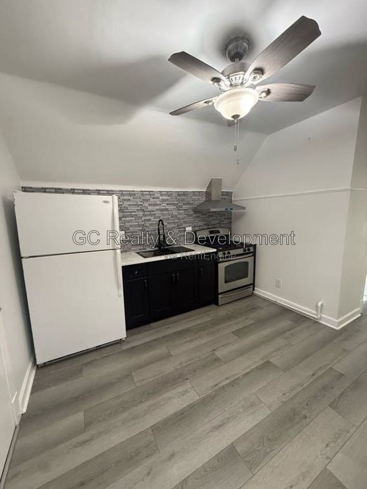 5709 W Dakin St #2 - Photo 7 of 9