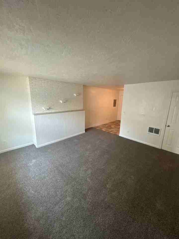 2465 Lee St Se - Photo 3 of 13