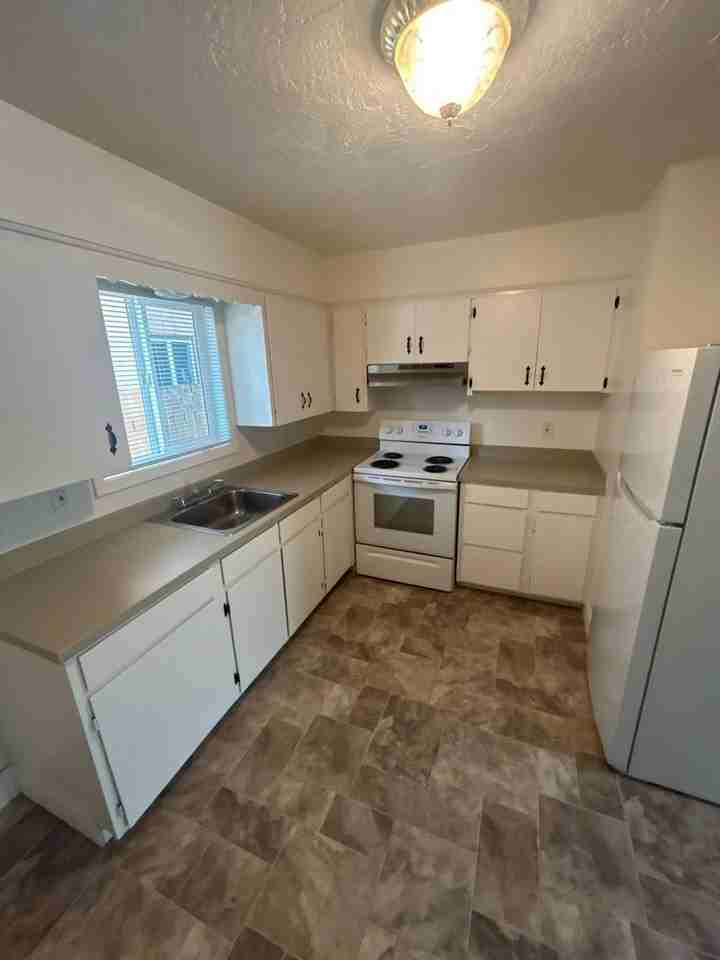 2465 Lee St Se - Photo 7 of 13