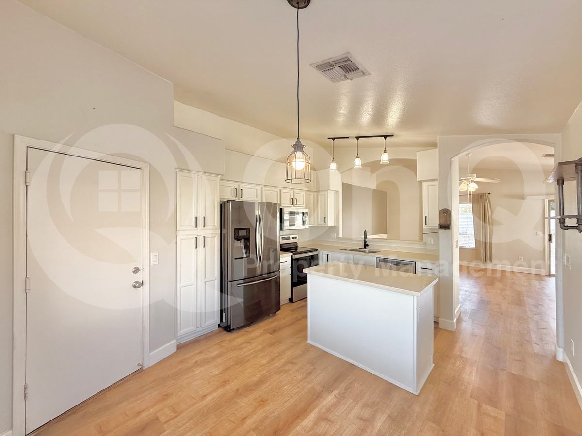 1914 E Palomino Dr - Photo 4 of 26