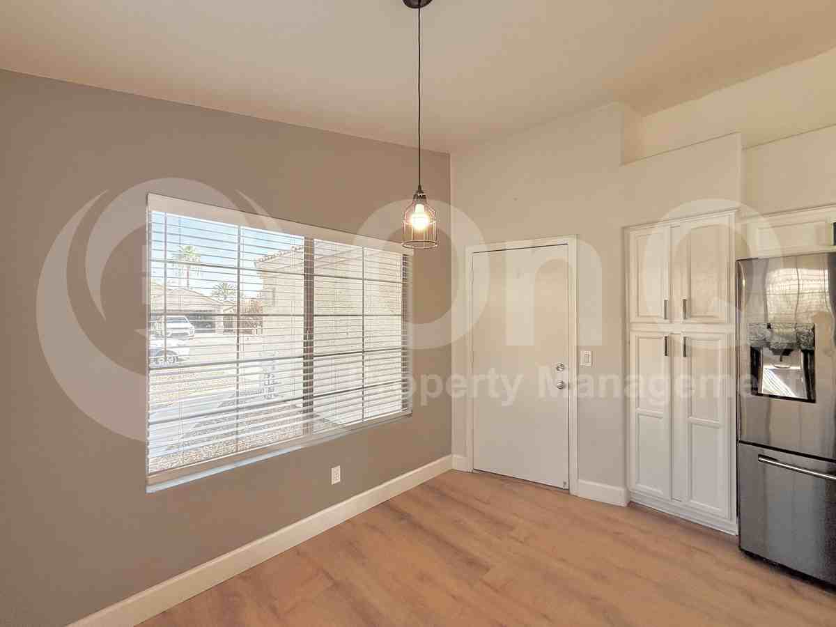 1914 E Palomino Dr - Photo 5 of 26
