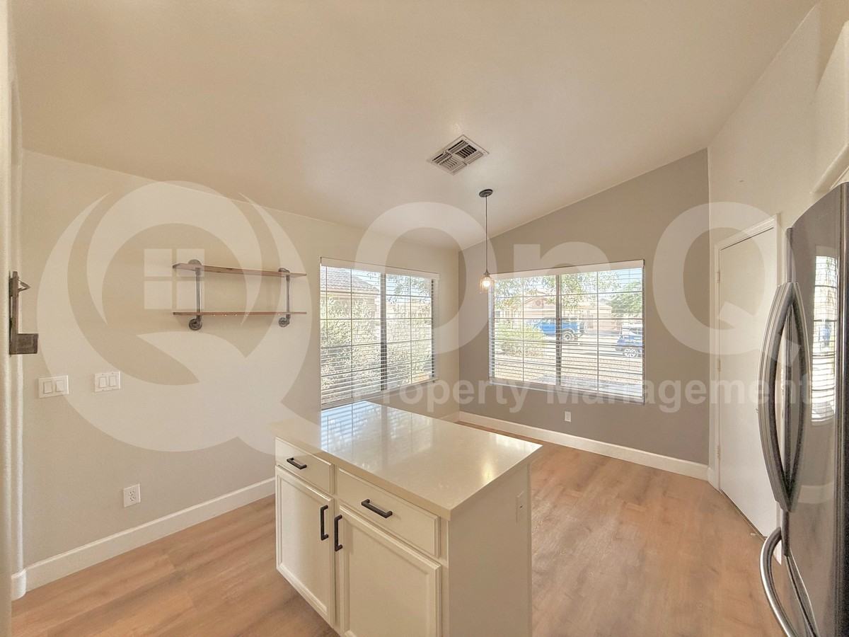 1914 E Palomino Dr - Photo 6 of 26