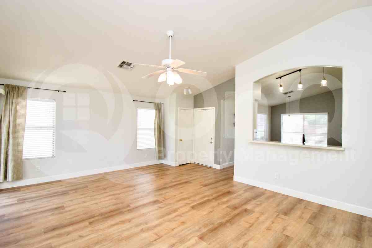 1914 E Palomino Dr - Photo 7 of 26