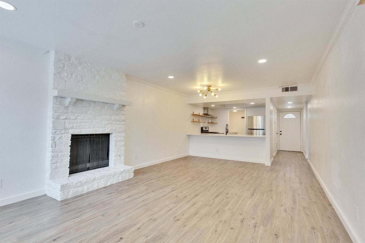 6910 Lovely Ln - Photo 3 of 48