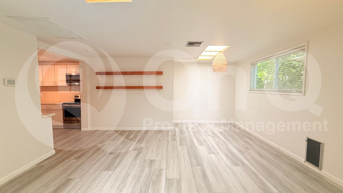 2626 W Vista Ave - Photo 3 of 20