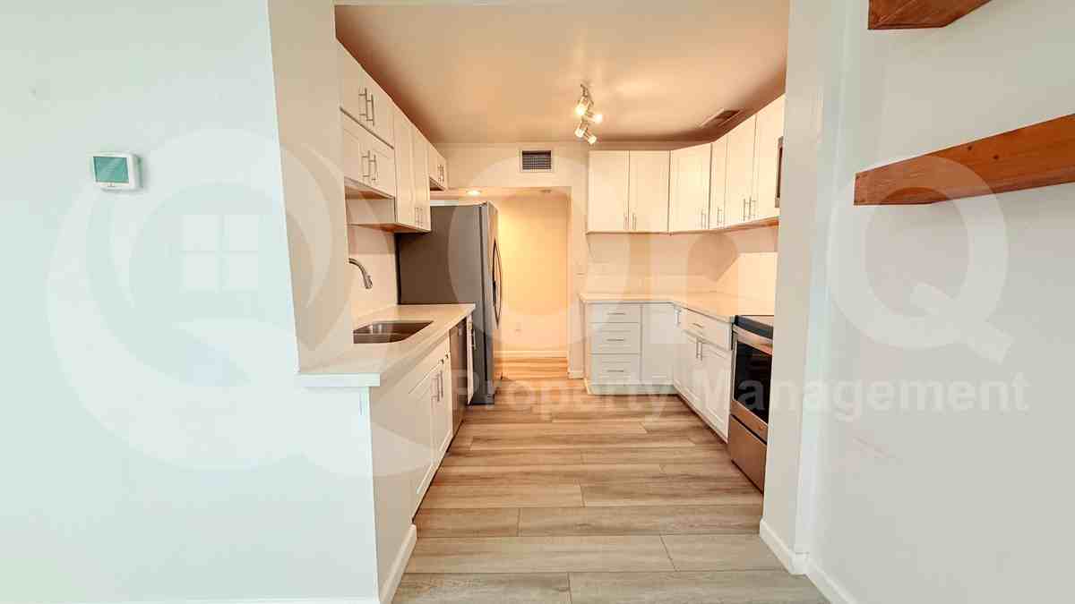 2626 W Vista Ave - Photo 4 of 20