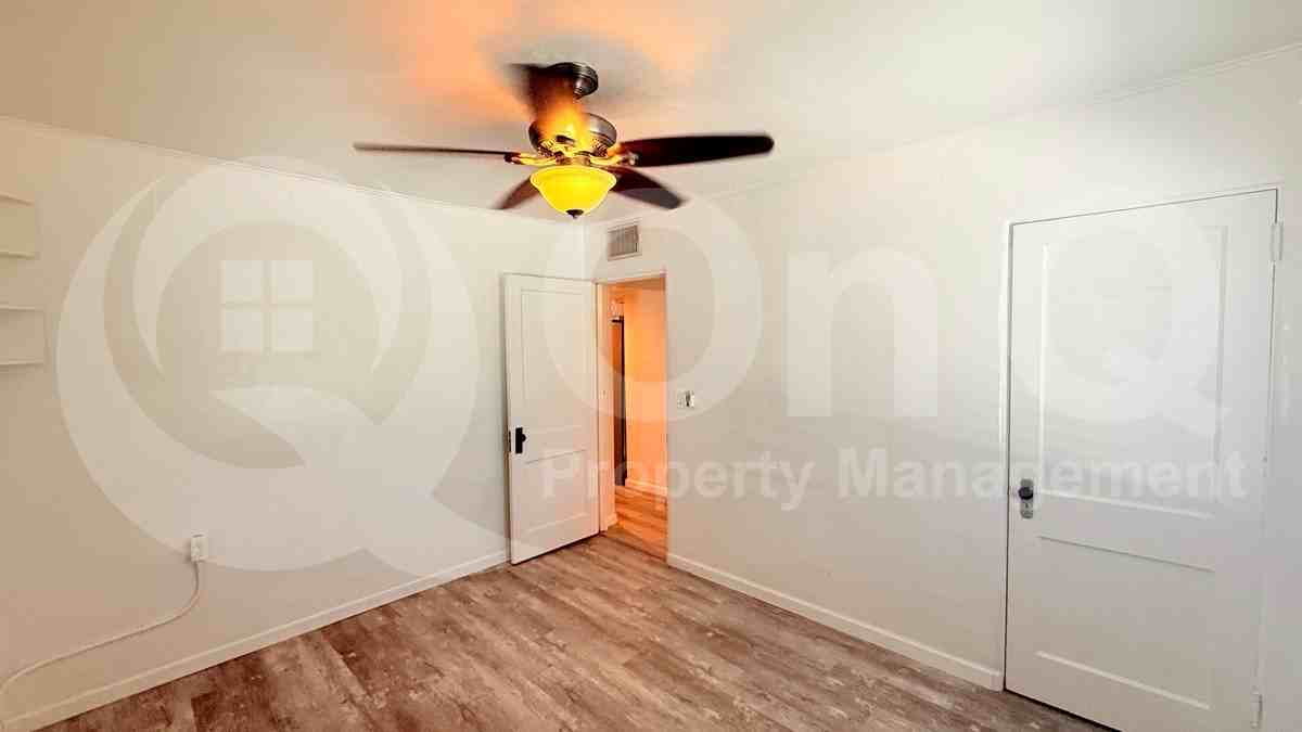 2626 W Vista Ave - Photo 5 of 20