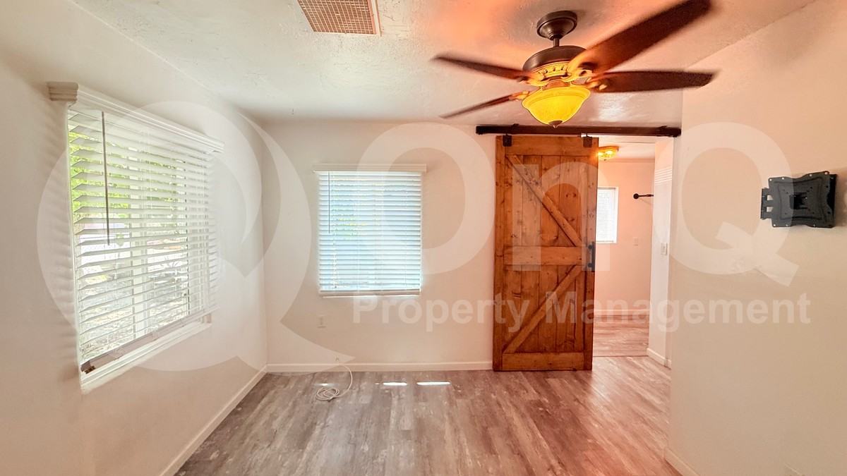 2626 W Vista Ave - Photo 6 of 20