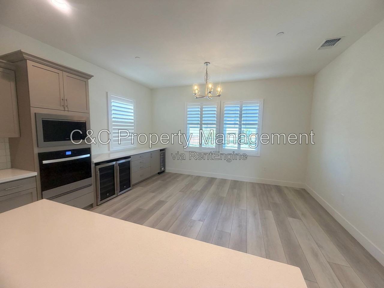 486 Lassen Way - Photo 4 of 23