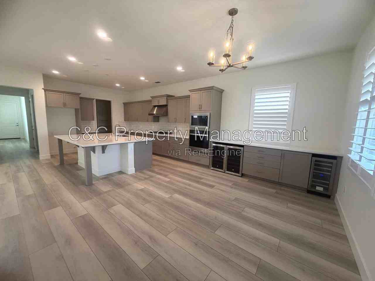 486 Lassen Way - Photo 6 of 23