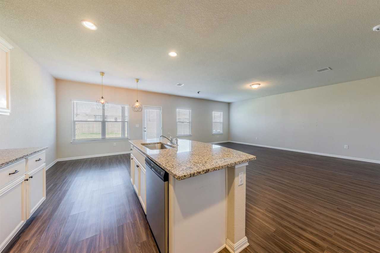 1248 Fairhaven Gtwy - Photo 3 of 50