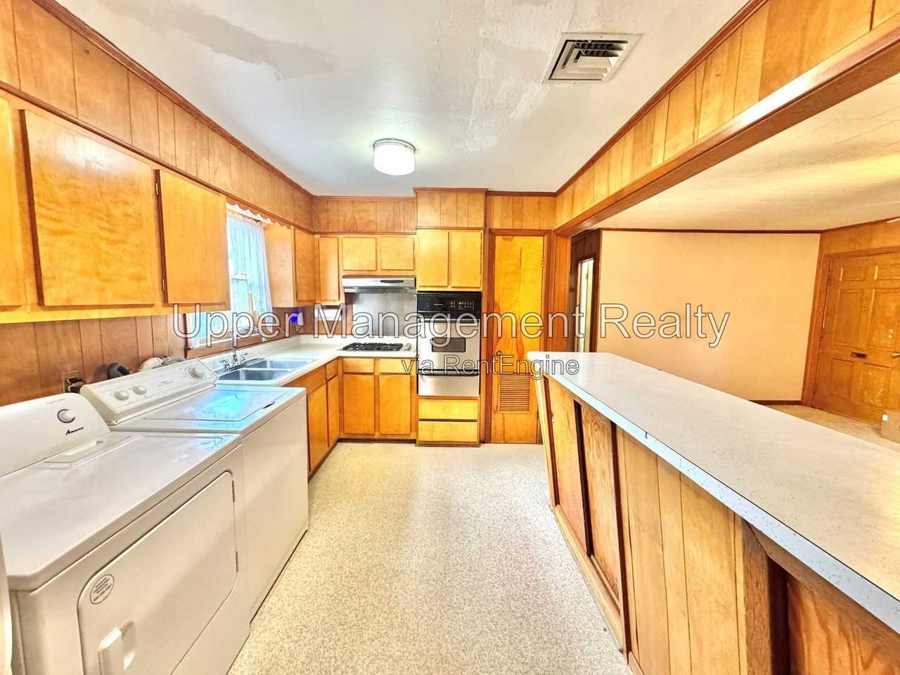 638 Huntlee Dr #A - Photo 3 of 15