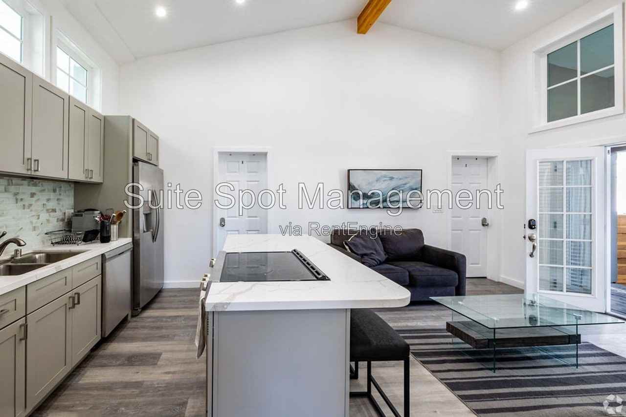 1409 Jefferson Ave #B2 - Photo 4 of 8