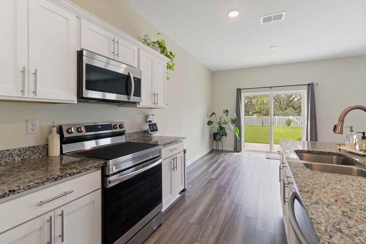 35524 Eastbrook Ave - Photo 7 of 39