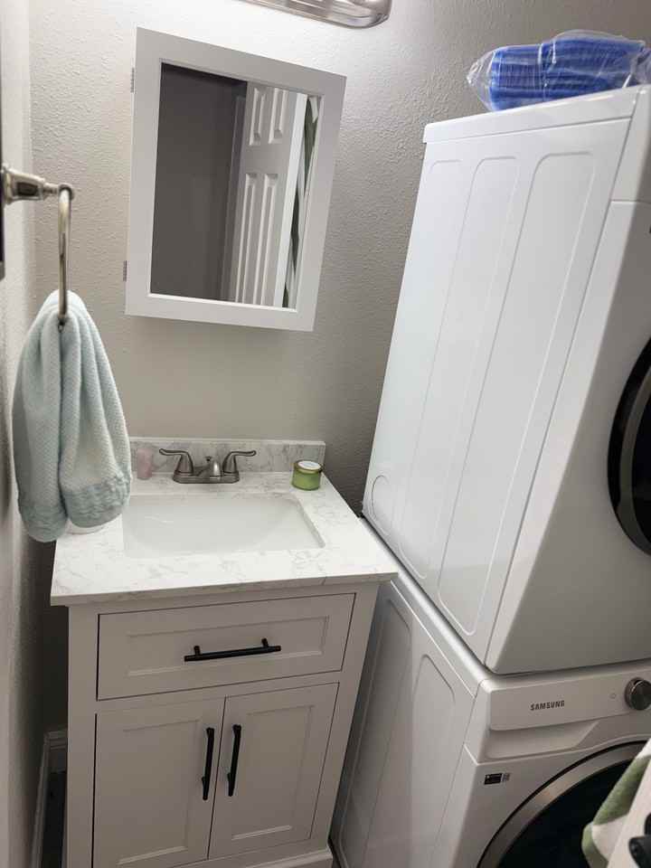 4225 38th Ave S #J - Photo 5 of 21