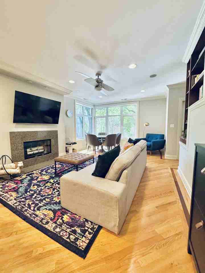 952 W Altgeld St #2 - Photo 3 of 13