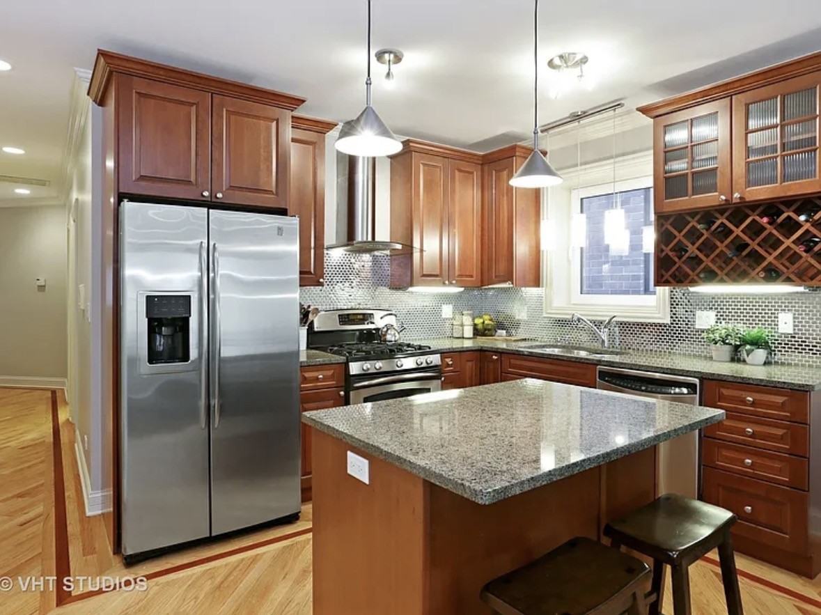 952 W Altgeld St #2 - Photo 5 of 13
