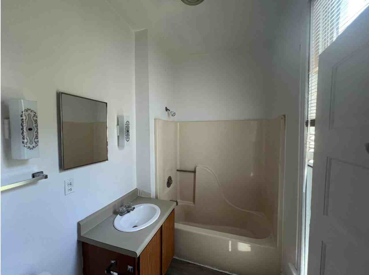 2000 Grace St #1 - Photo 3 of 18