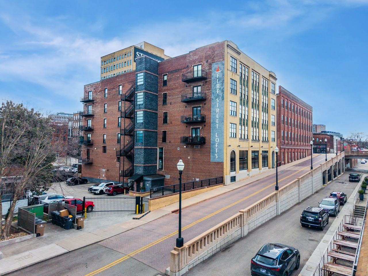220 W Jackson Ave #205 - Photo 2 of 40