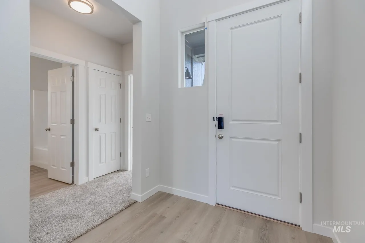 4382 W Sunny Cove St #NA - Photo 3 of 10