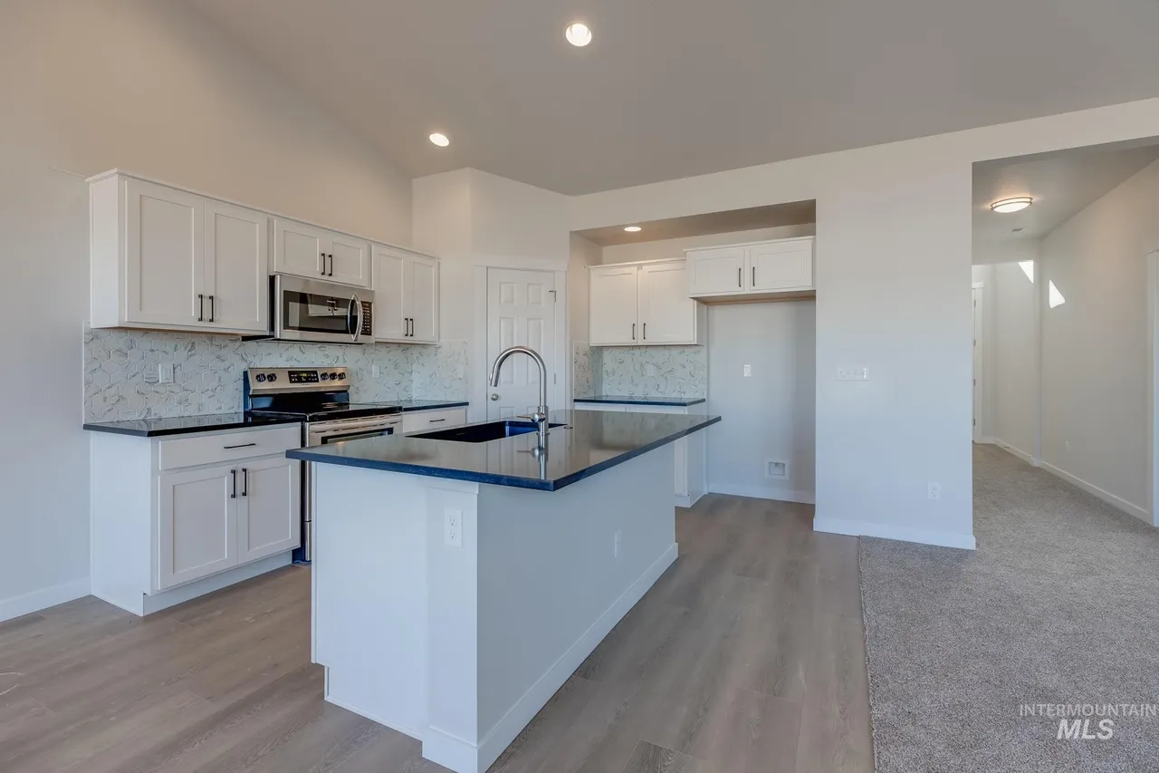 4382 W Sunny Cove St #NA - Photo 5 of 10