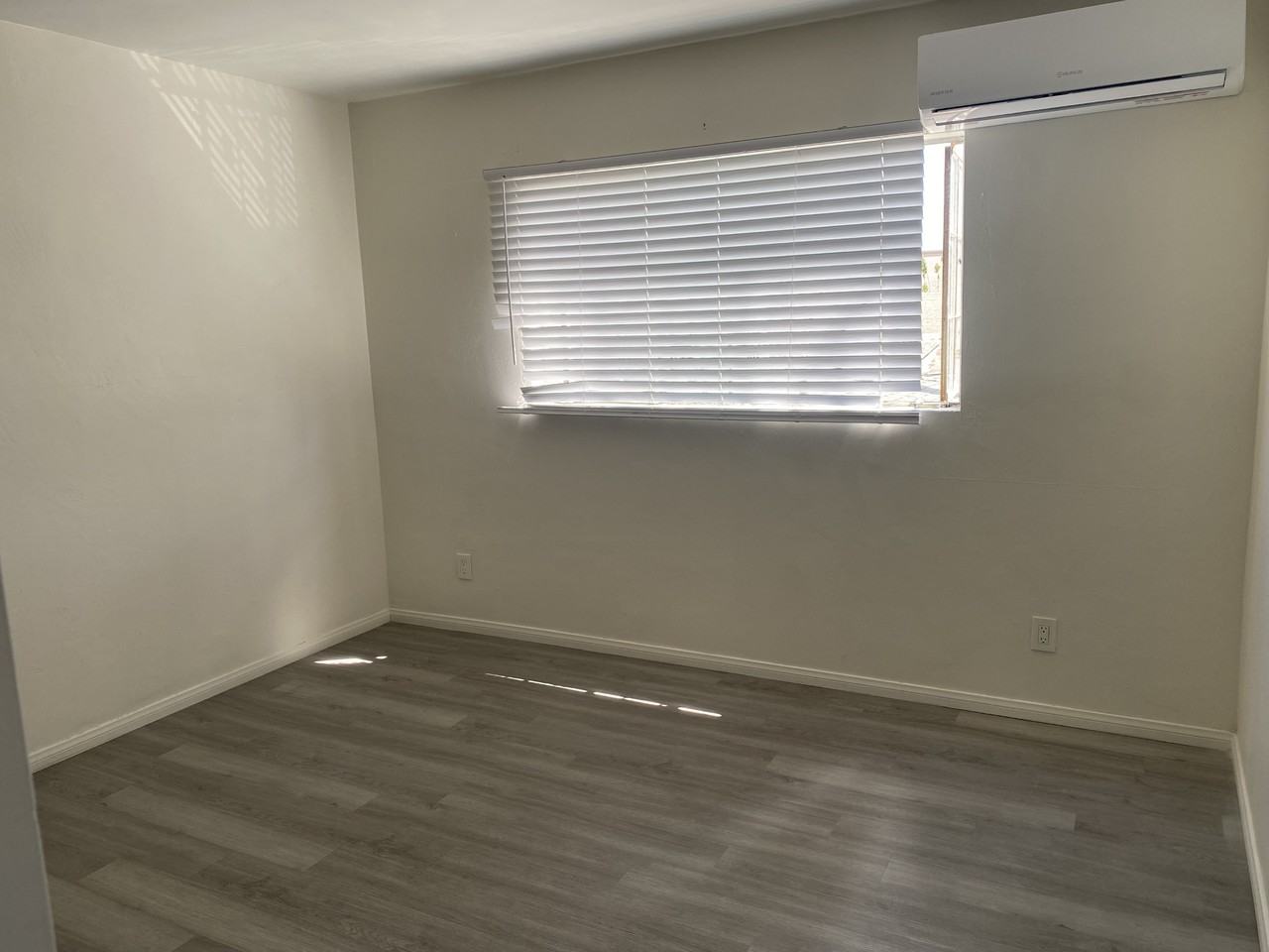 3877 Menlo Ave #6 - Photo 7 of 14