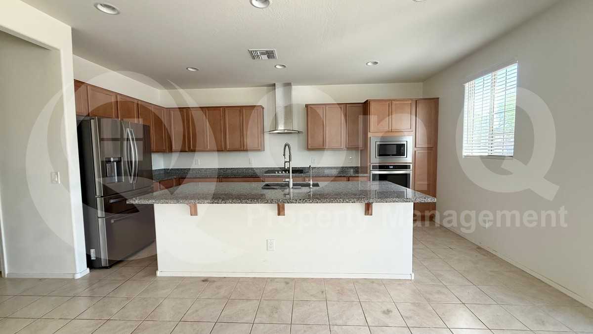 2491 S 123rd Dr - Photo 2 of 25