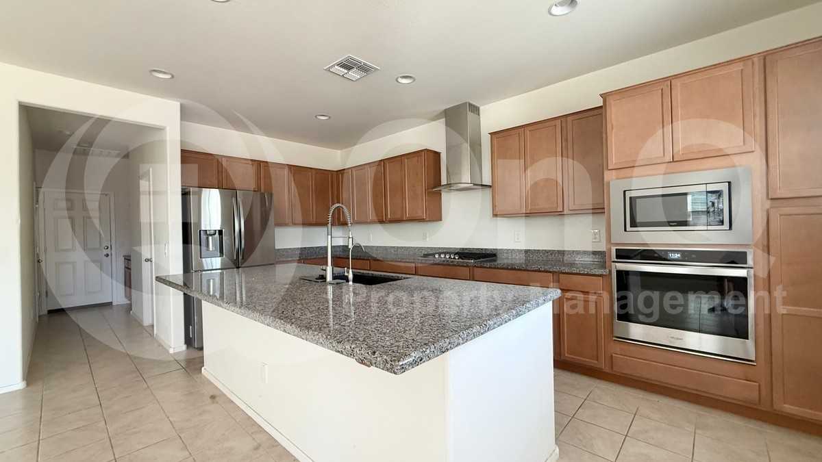2491 S 123rd Dr - Photo 3 of 25
