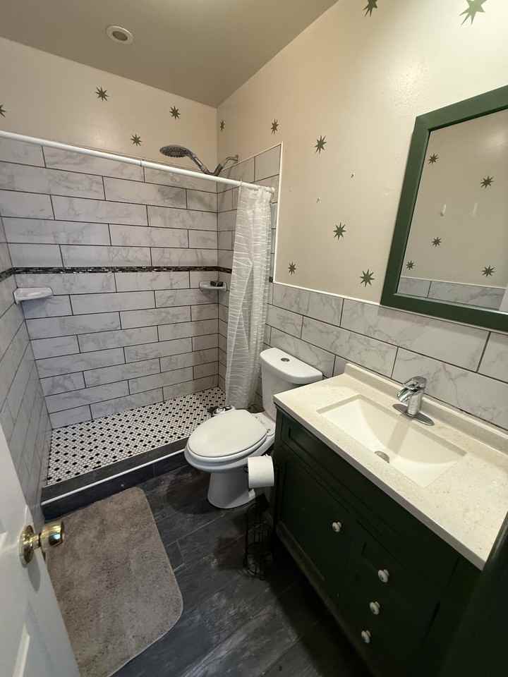 611 N 32nd St #3 - Photo 3 of 15