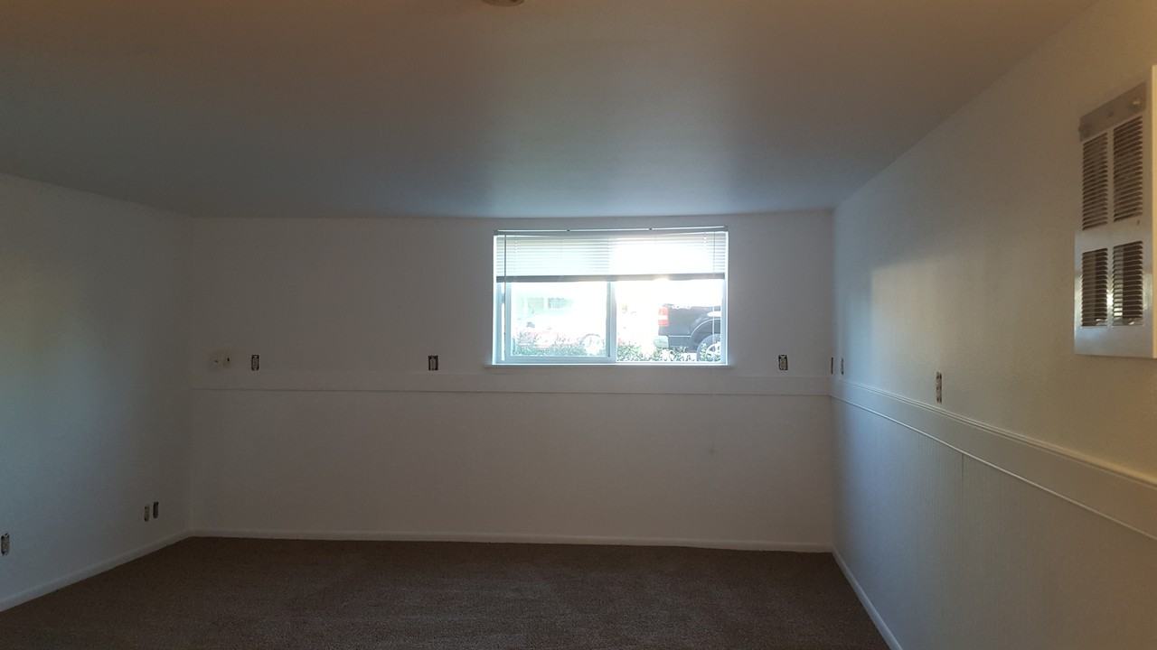 405 Williams Ave N #B - Photo 3 of 7