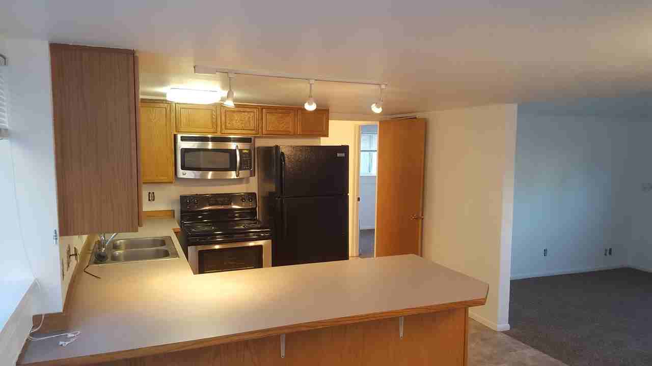 405 Williams Ave N #B - Photo 4 of 7