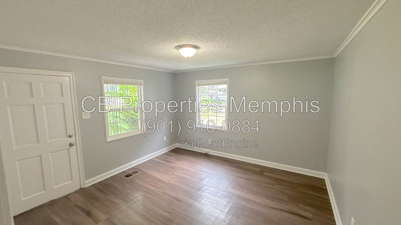 1392 Kyle St - Photo 5 of 6