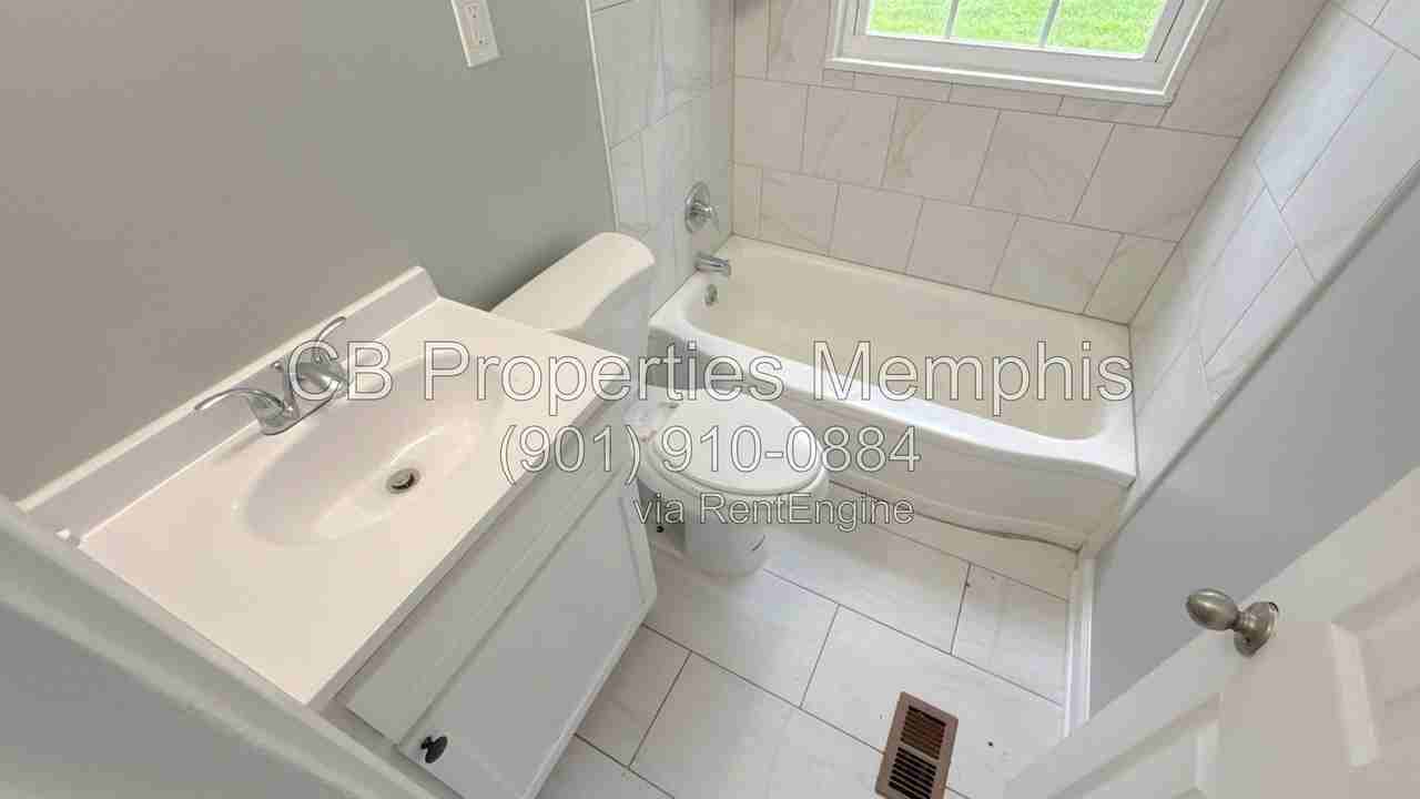 1392 Kyle St - Photo 6 of 6