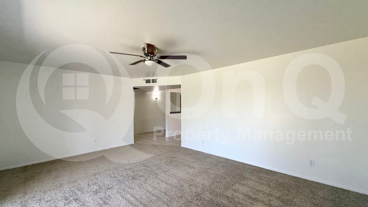 4607 E Glencove St - Photo 4 of 14