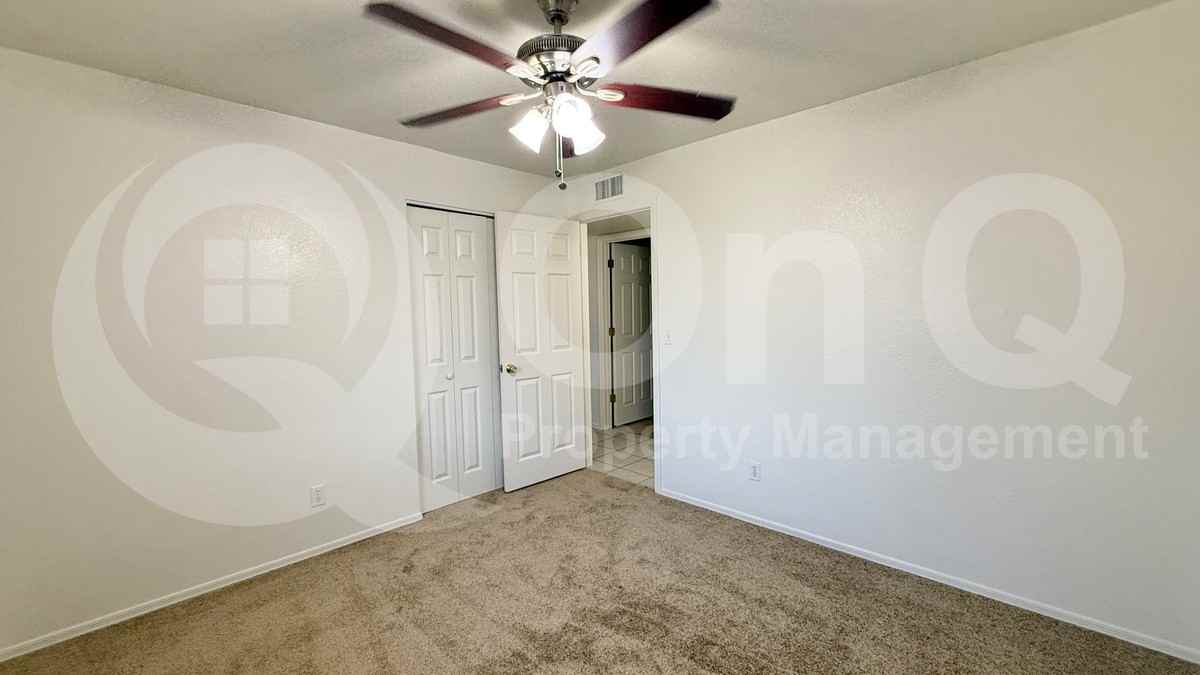 4607 E Glencove St - Photo 5 of 14