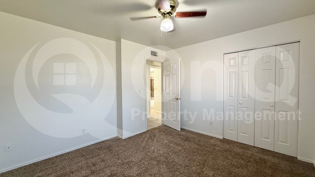 4607 E Glencove St - Photo 7 of 14