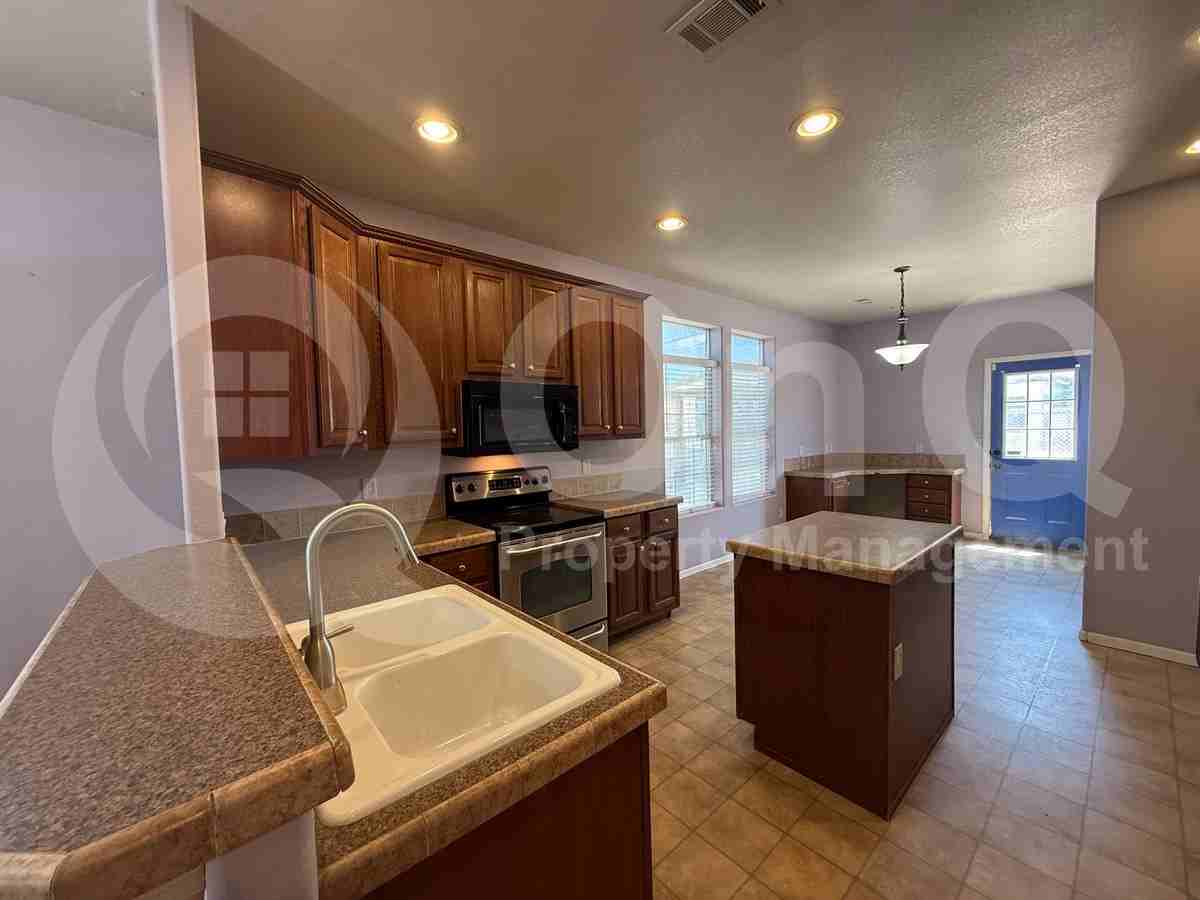 717 W Louisiana St - Photo 2 of 24