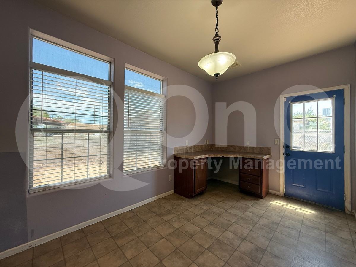 717 W Louisiana St - Photo 5 of 24