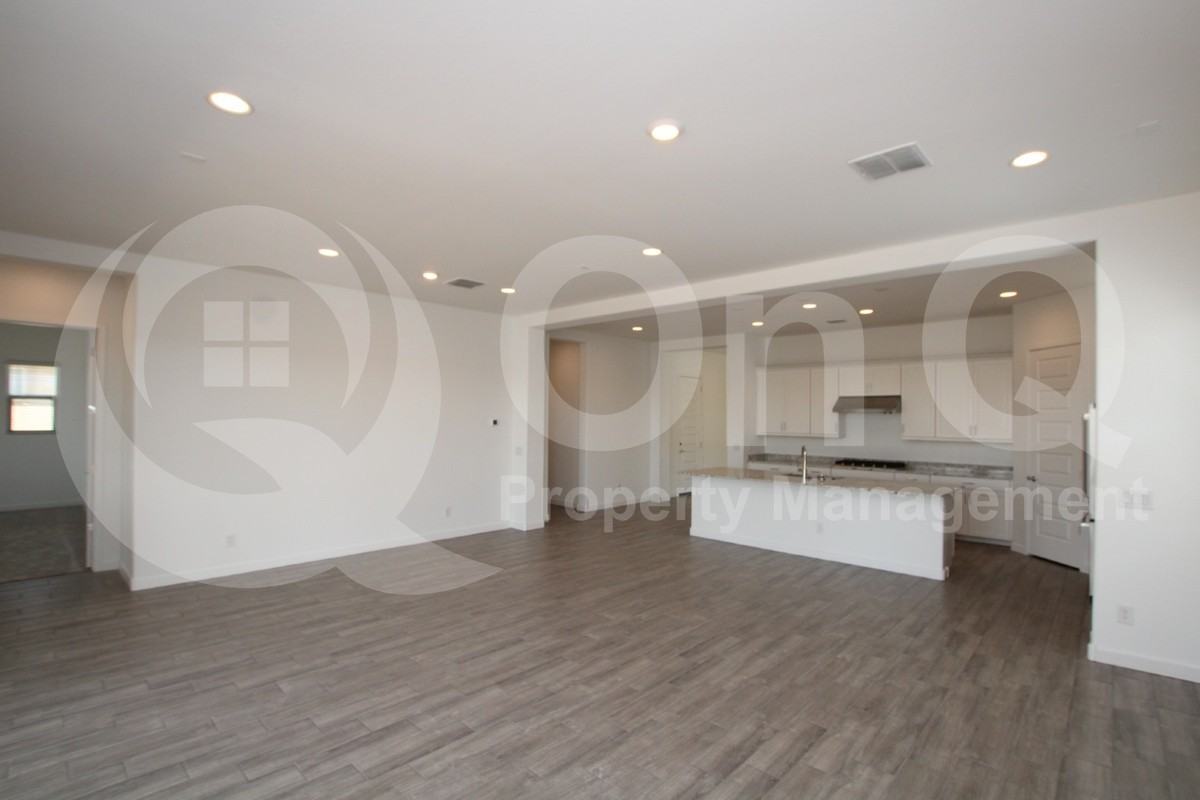 24436 N 173rd Ln - Photo 3 of 26