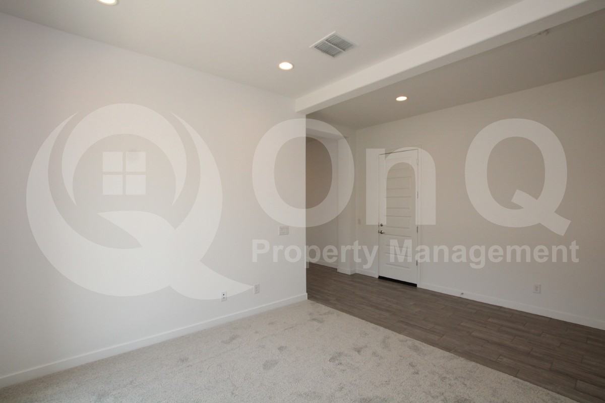 24436 N 173rd Ln - Photo 5 of 26
