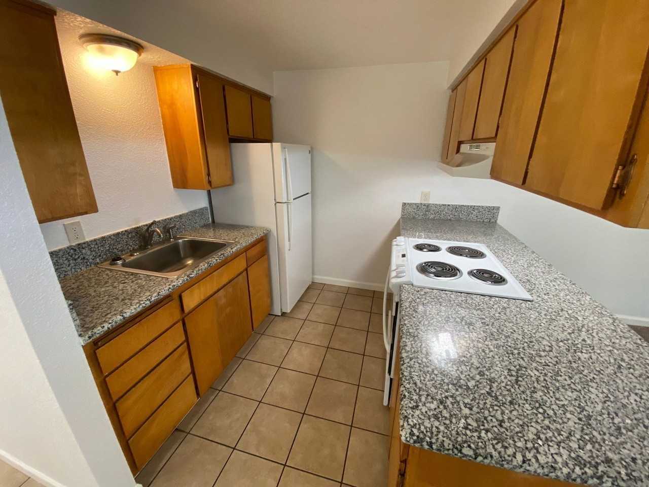 1015 5th Ave Sw #11 - Photo 6 of 10