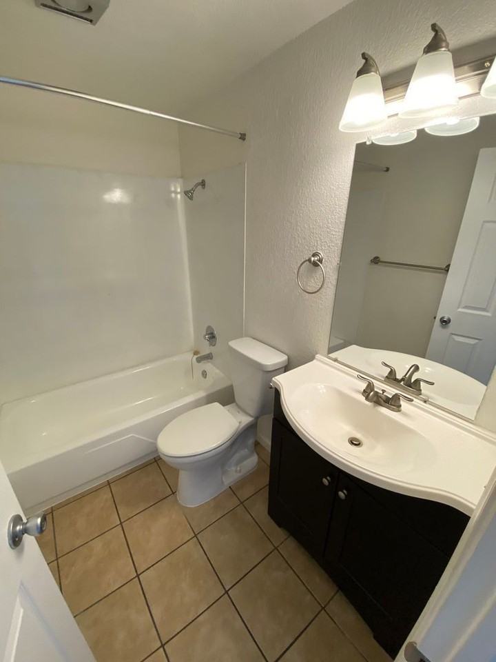 1015 5th Ave Sw #11 - Photo 7 of 10