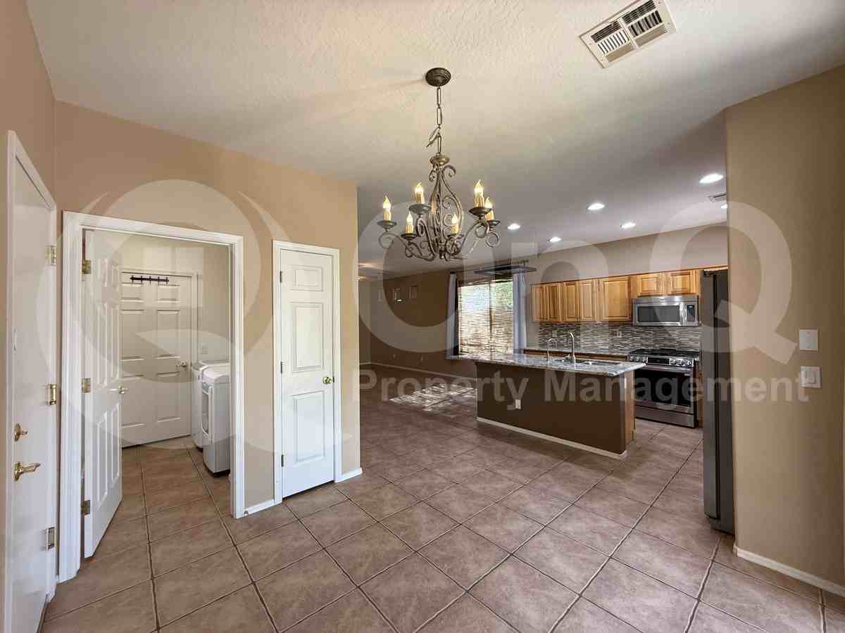 2512 W Old Paint Trl - Photo 7 of 29