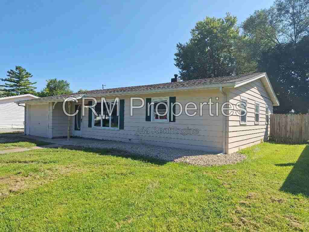 5800 Mendota Dr - Photo 3 of 30