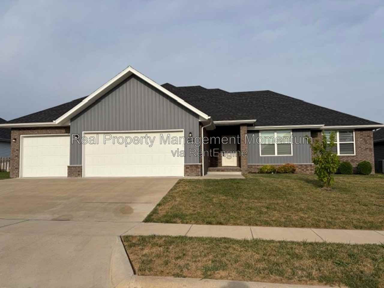 749 E Penzance Cir - Photo 2 of 40