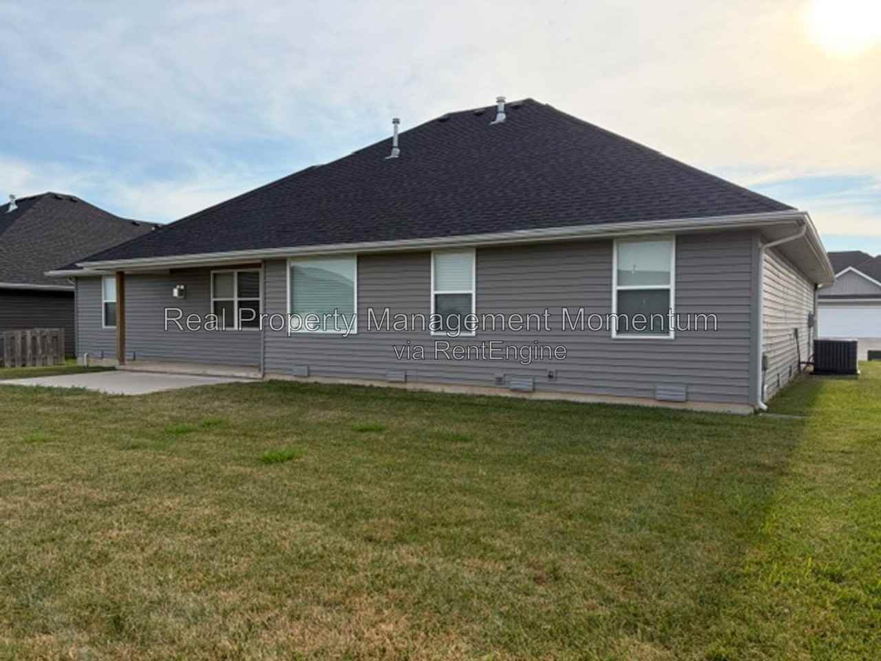 749 E Penzance Cir - Photo 3 of 40